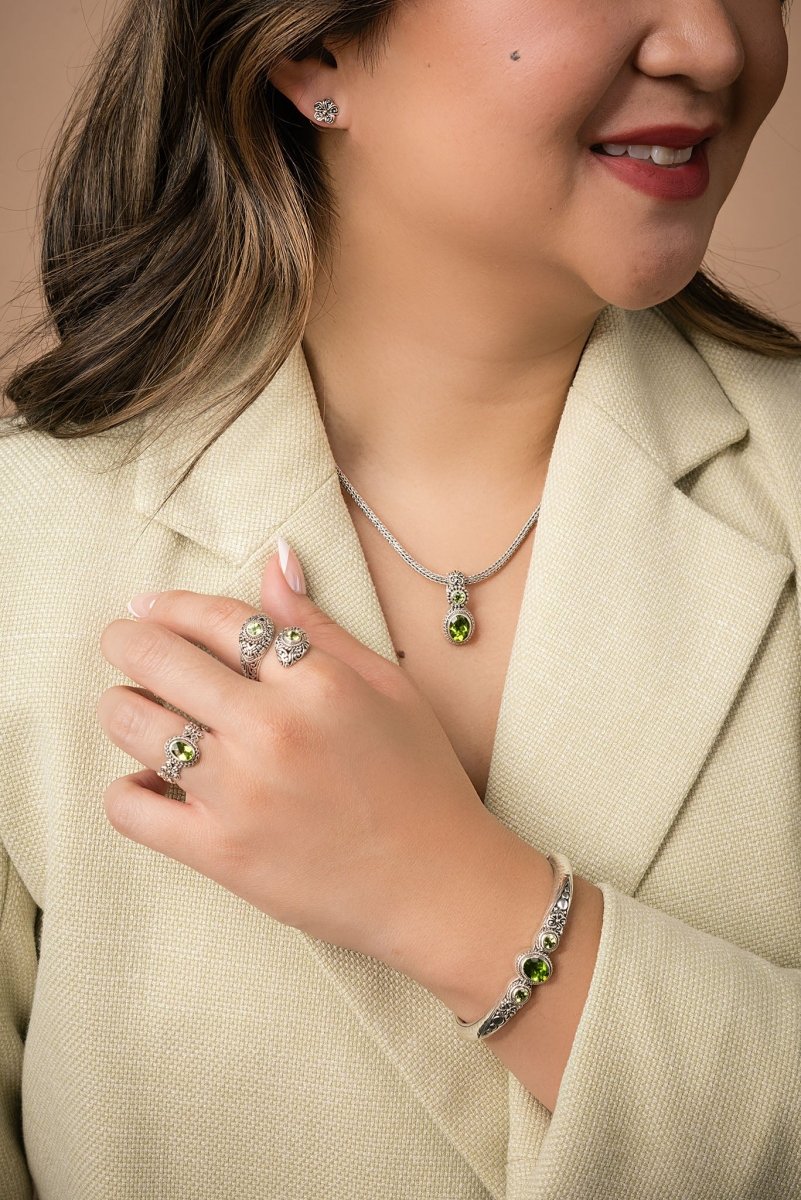 Hello One of a Kind, Goodbye Ordinary Ring™ in Peridot - Image 6