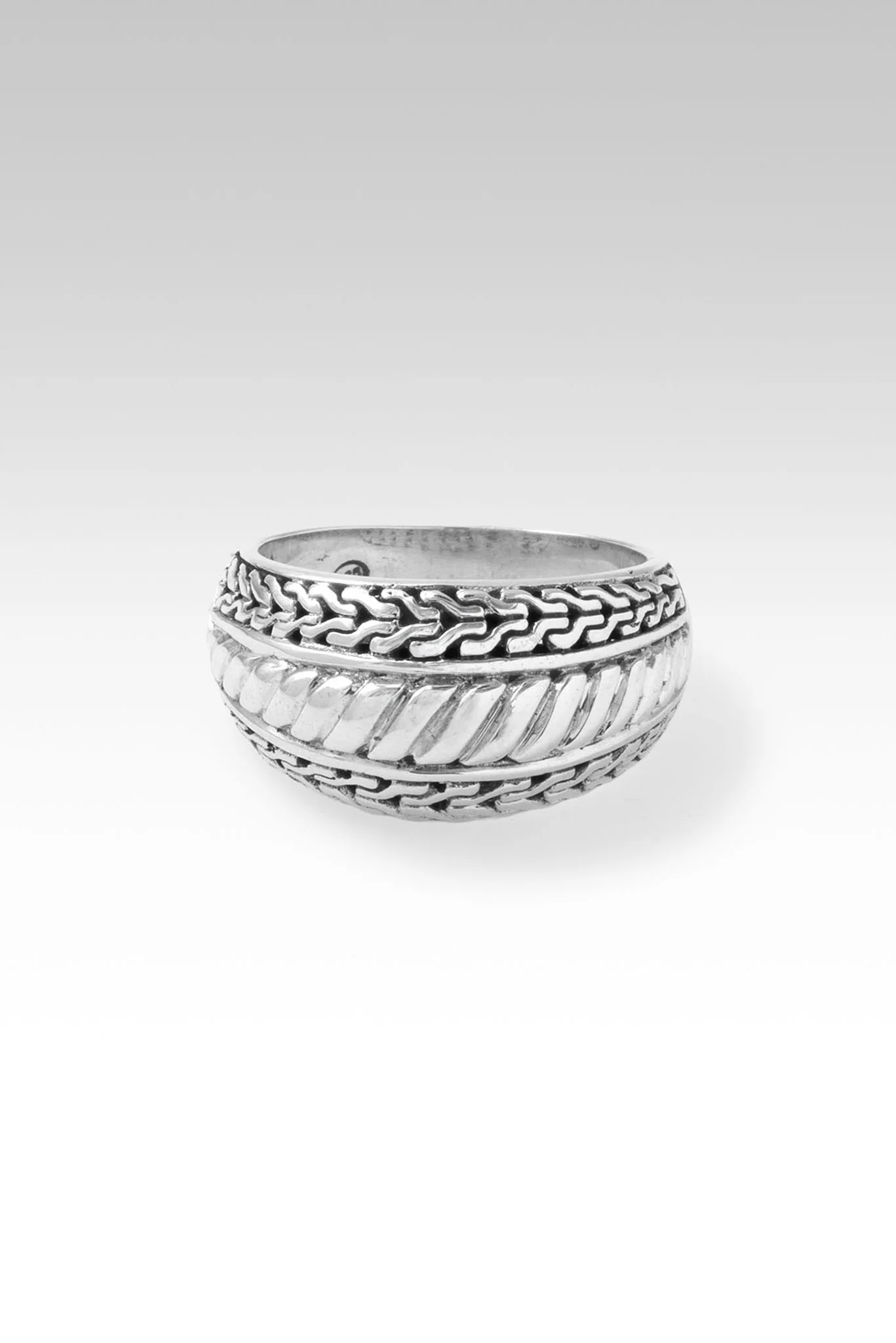 Worthy of Trust Ring™ in Chainlink - Image 3